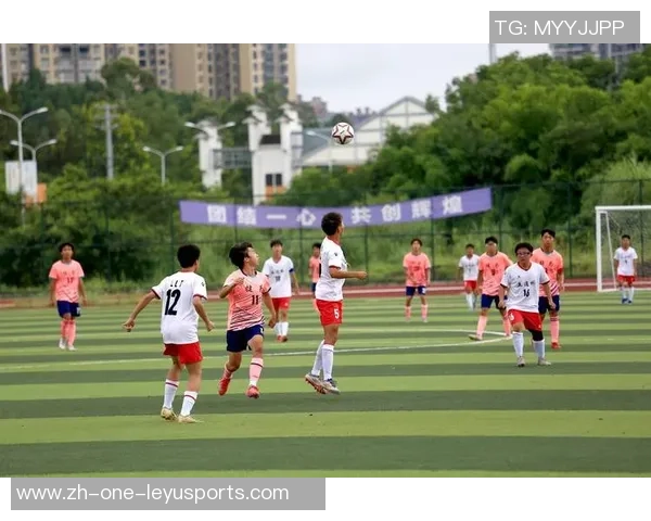 足球库神引领绿茵风潮揭秘足球背后的故事与传奇球员的成长之路